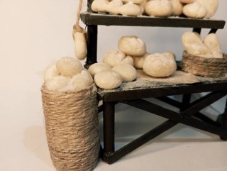 Natale 2025 - Banco del pane con cestino presepe