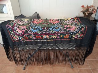 Mantón de Manila Seda Bordado a Mano