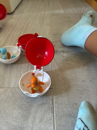 Pokebolas y Figuras Pokémon