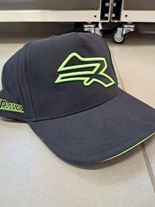 Cappello U-Power con visiera