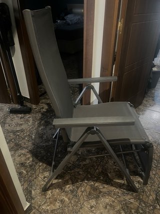 Tumbona plegable gris