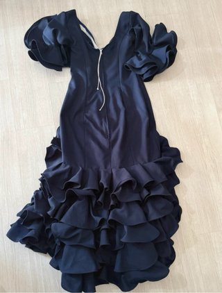 Traje de flamenca azul marino con volantes