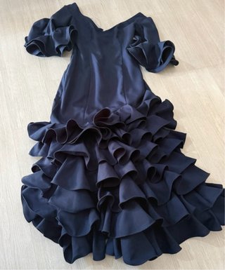 Traje de flamenca azul marino con volantes