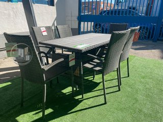 Mesa Exterior con 6 Sillas en Ratan