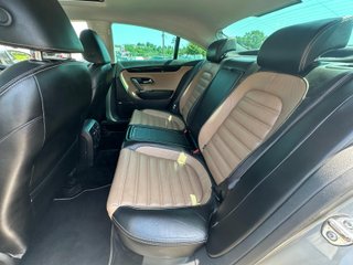 Volkswagen Passat CC 2011