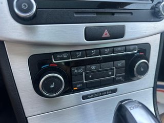 Volkswagen Passat CC 2011