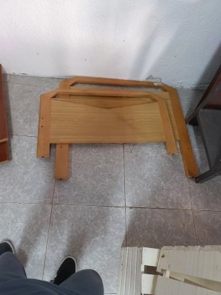 Cabecero de madera para camas de noventa
