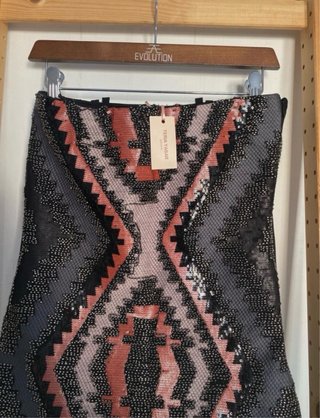 Vestido palabra de honor pedrería nuevo