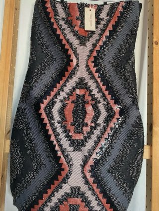 Vestido palabra de honor pedrería nuevo
