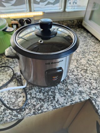 Arrocera eléctrica y hervidora de agua