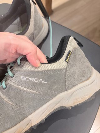Botas de monte Gore-Tex grises y turquesa