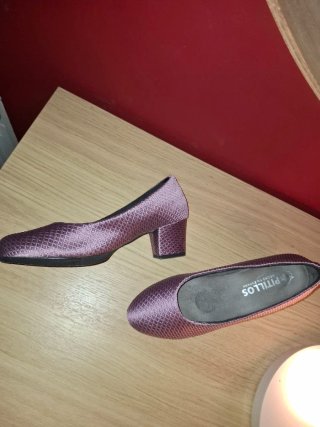 Zapatos Pitillos Morados Talla 37