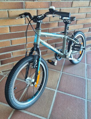 Bici infantil Frog 48 16" ultra ligera como Woom