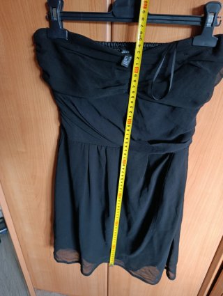 Vestido negro sin tirantes