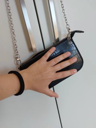 Bolso negro fiesta efecto piel cocodrilo