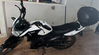 UMCO RK 125 Moto Negra y Blanca
