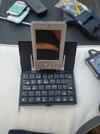 Pocket PC Dell con accesorios