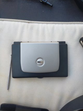 Pocket PC Dell con accesorios