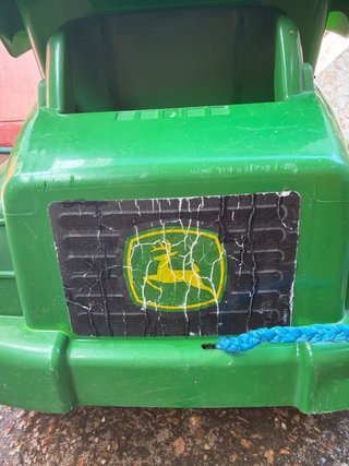 Camión Volquete John Deere Juguete