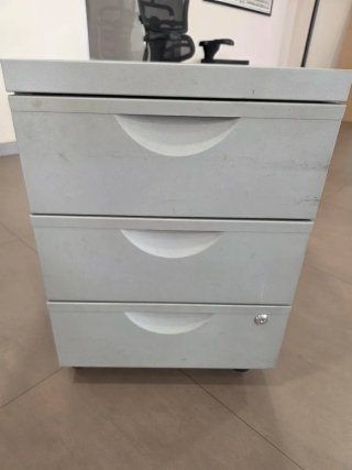 Cajonera de oficina gris