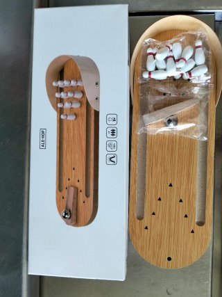 Mini bolera de madera( sin abrir)