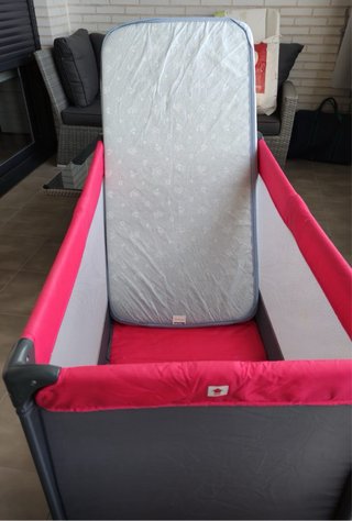 Cuna de viaje con colchón