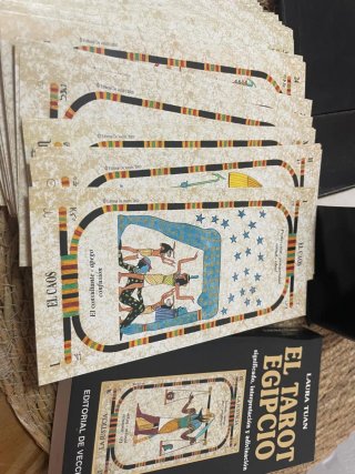 Libro El Tarot Egipcio de Laura Tuan