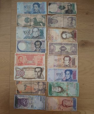 Billetes Venezolanos y hoja acto cívico 1810-2010
