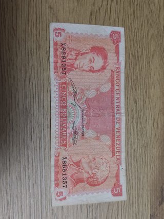 Billetes Venezolanos y hoja acto cívico 1810-2010