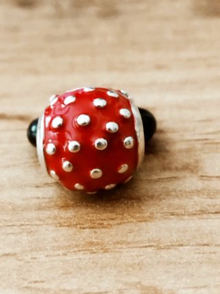 Charm Minnie Mouse Rojo y Negro