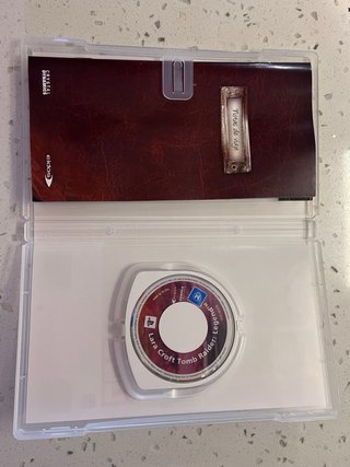 Lara Croft Tomb Raider Legend PSP