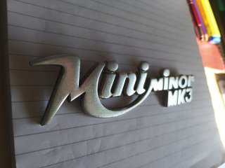 Anagrama Mini Clásico Metal