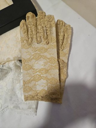 Mantilla de madrina 220x100cm y guantes beige