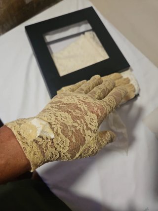 Mantilla de madrina 220x100cm y guantes beige