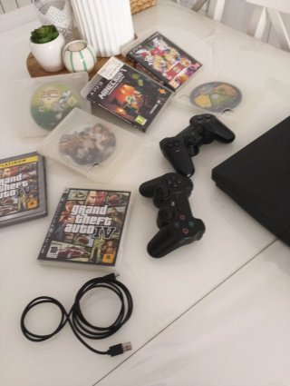 Consola PS3 Negra + Juegos y Mandos
