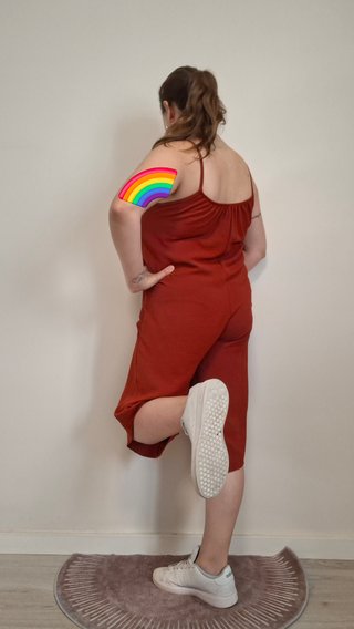 Mono de verano rojo con tirantes