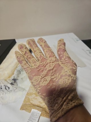 Guantes de madrina o manola de color crema