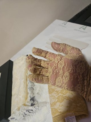 Guantes de madrina o manola de color crema