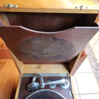 Gramófono Sonata Antiguo,  made in swizerland
