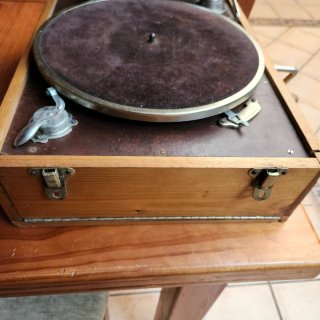 Gramófono Sonata Antiguo,  made in swizerland