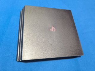PS4 Pro 1TB Negra + Mando y 2 juegos