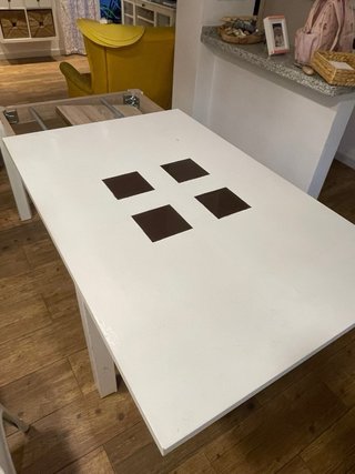 Mesa de salón extensible blanca