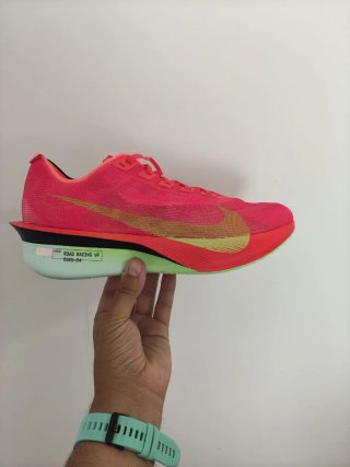 T44,5 Nike Zoom Vaporfly Next% 4 Rojas