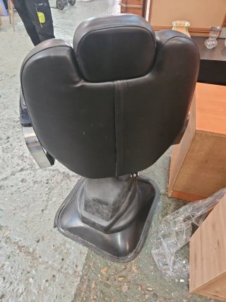 Sillón de peluquería negro