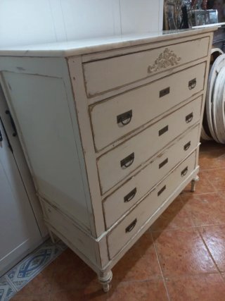 Cómoda Shabby Chic renovada