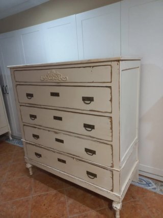 Cómoda Shabby Chic renovada