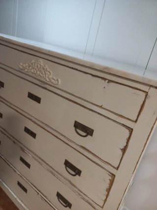 Cómoda Shabby Chic renovada
