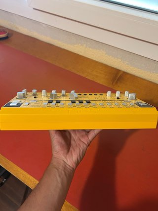 Sintetizador Behringer TD-3 Amarillo
