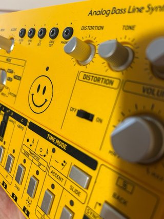 Sintetizador Behringer TD-3 Amarillo