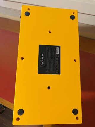 Sintetizador Behringer TD-3 Amarillo